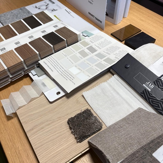 Auswahl von Materialien, Farben und Texturen für ein Wohnkonzept – Interior Design und Wohnraumgestaltung in St. Gallen mit Kala Interiors.